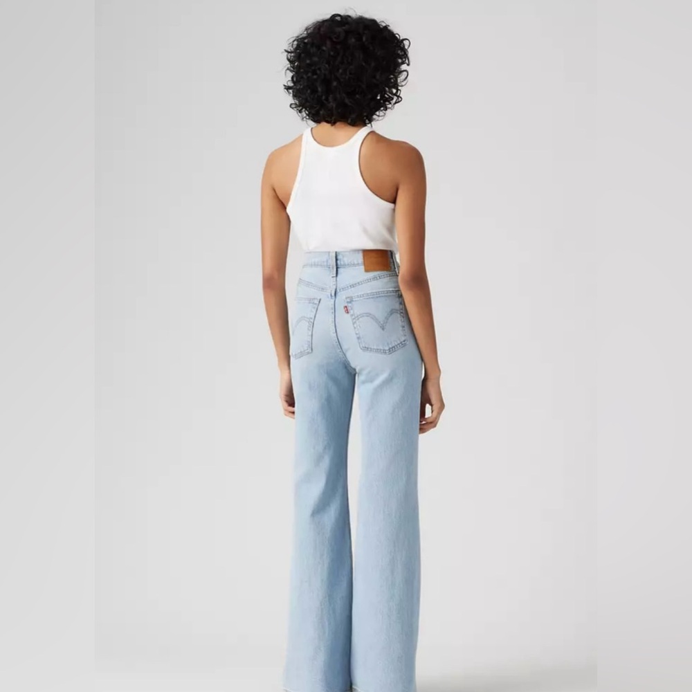 Levi’s Ribcage Bell Women’s Jeans - Picture 3 of 8